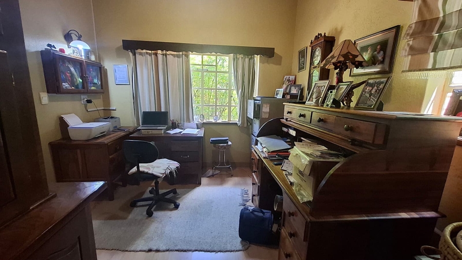 6 Bedroom Property for Sale in Mooivallei Park North West